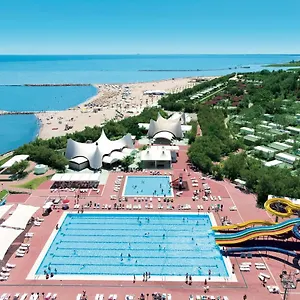 5* Prázdninový areál Isamar Village